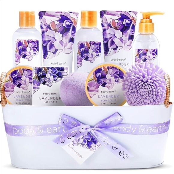 body & earth Other - Body & Earth Spa Gift Basket For Women Lavender NEW
